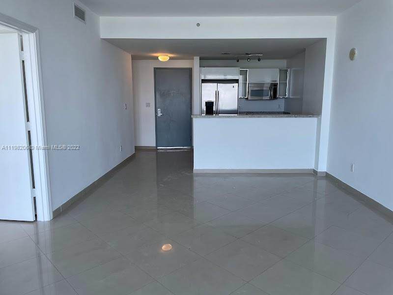 601 36th St - Photo 1
