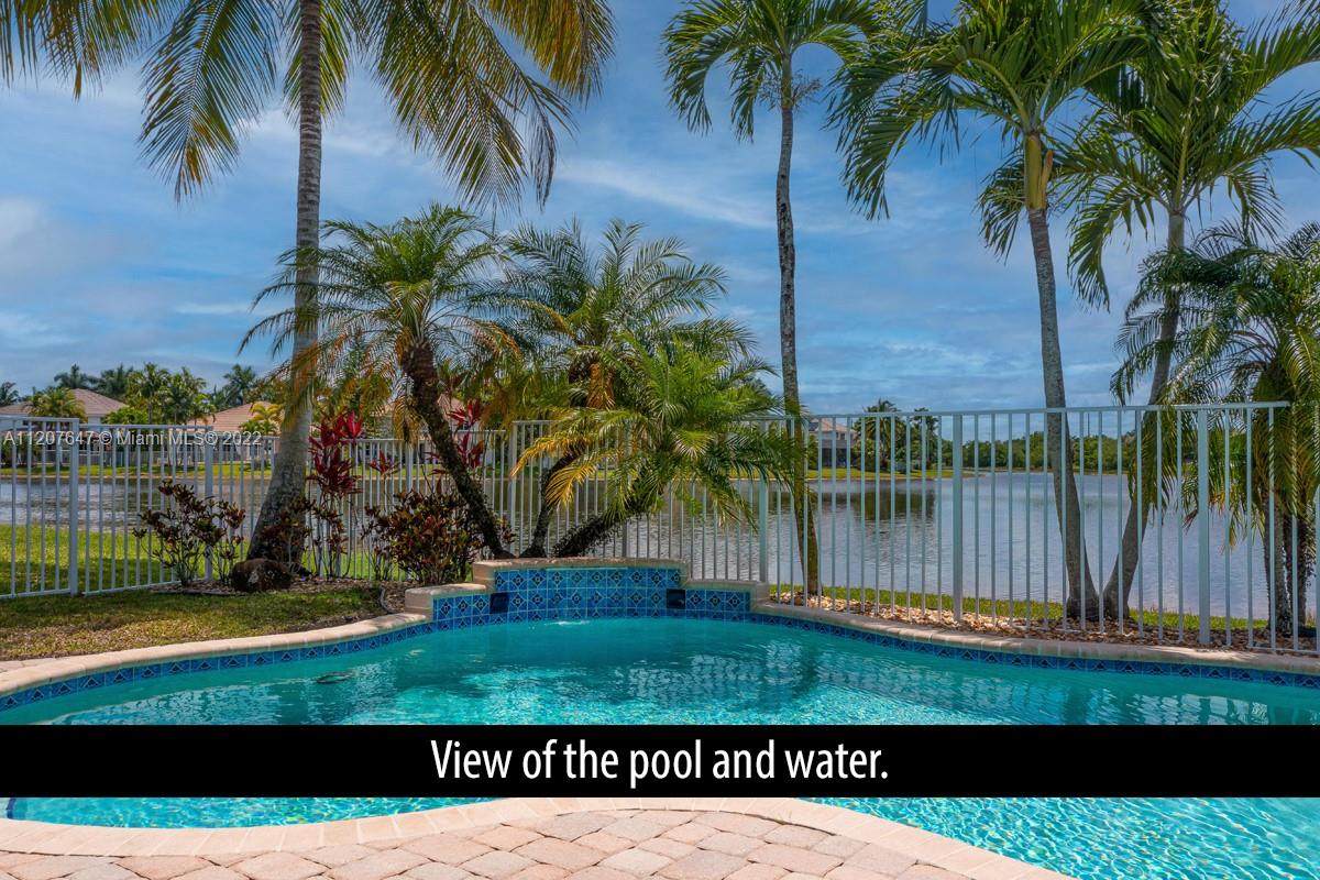1833 Harbor View Cir - Photo 1