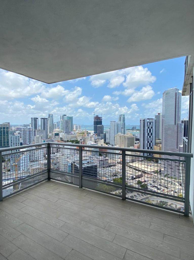 350 Miami Ave - Photo 1