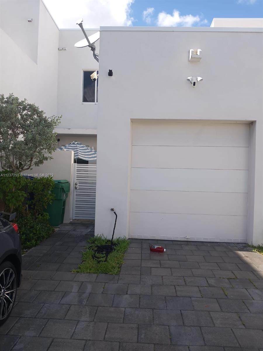 10428 67th St - Photo 1