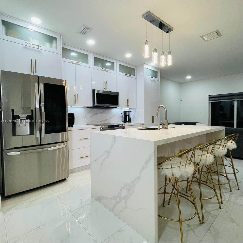 5725 114th Path - Photo 1