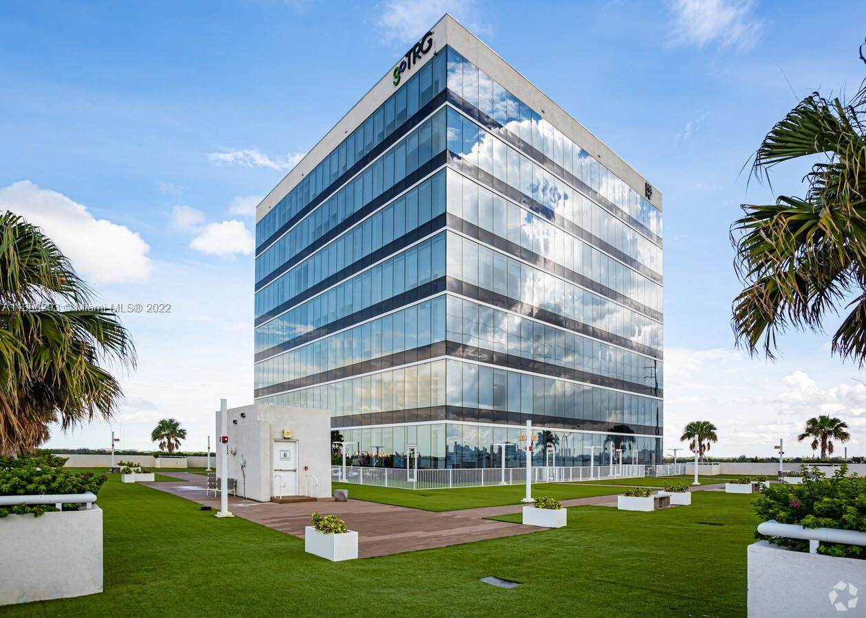 20200 Dixie Hwy - Photo 1