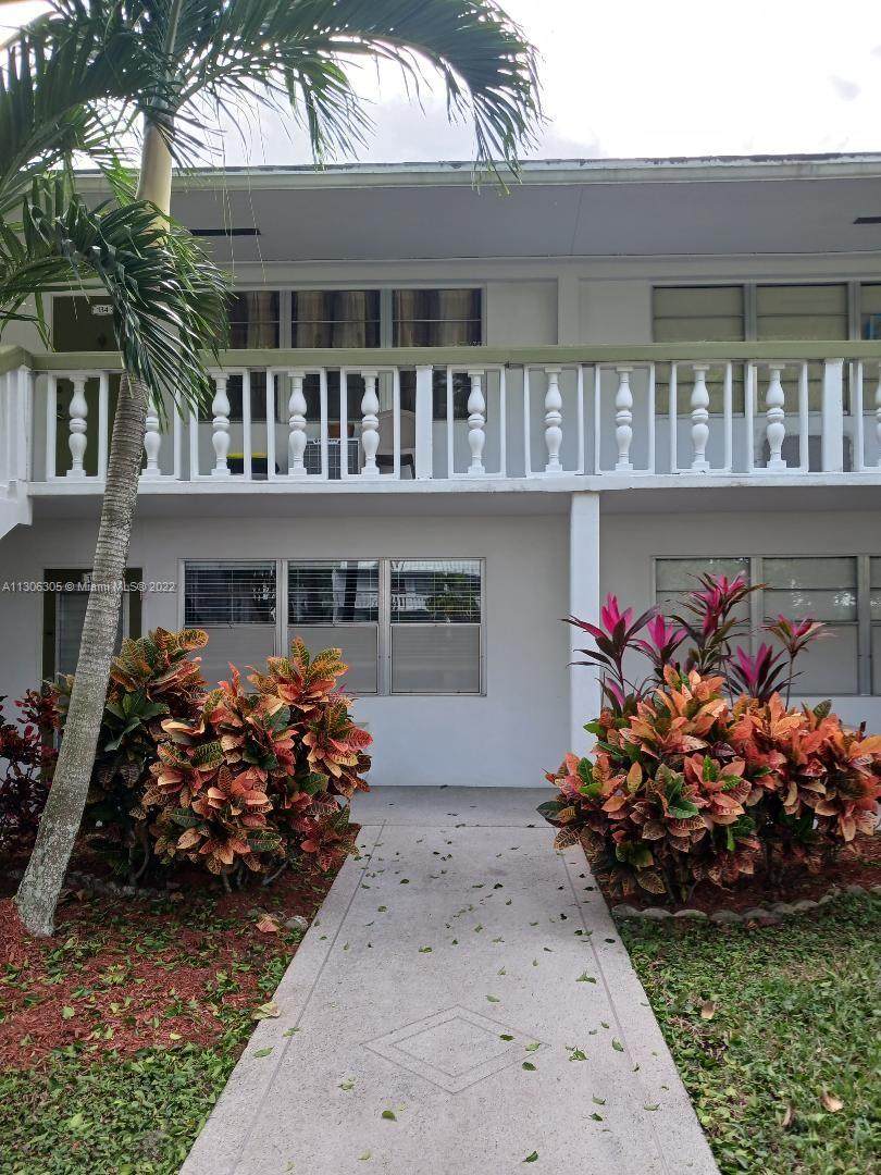 122 Newport I - Photo 1