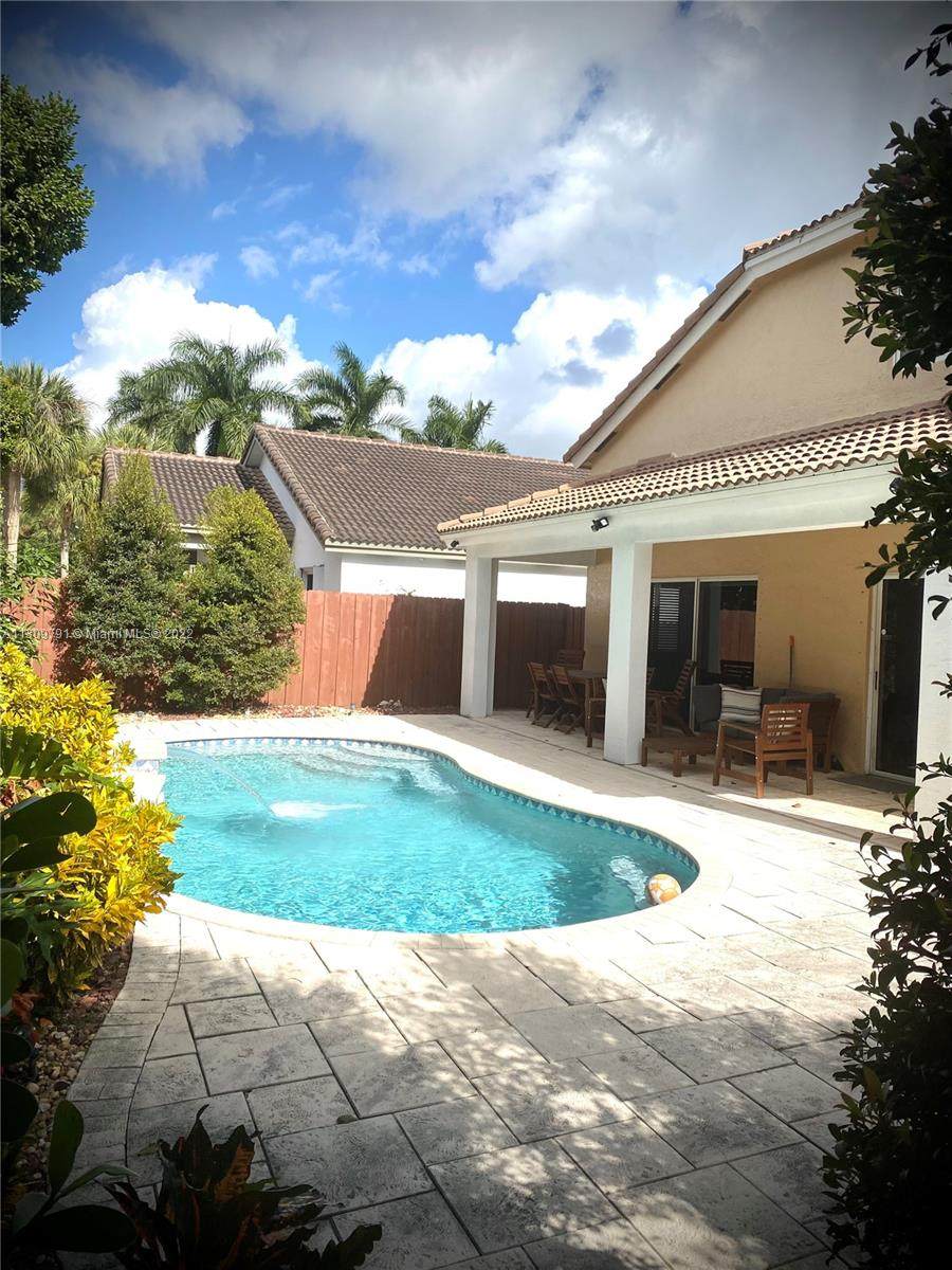 5344 111th Ct - Photo 1