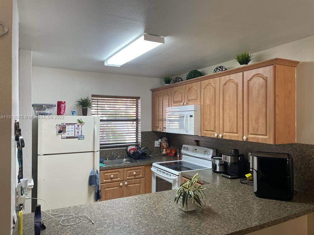 1318 42nd St - Photo 1