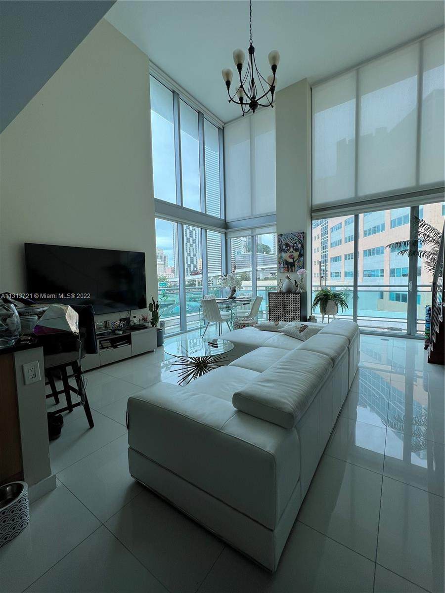 350 Miami Ave - Photo 1