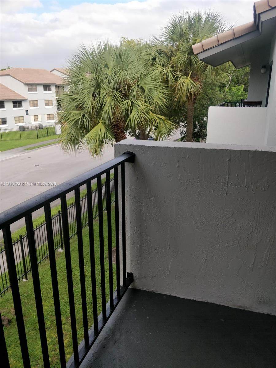7160 179 St - Photo 1