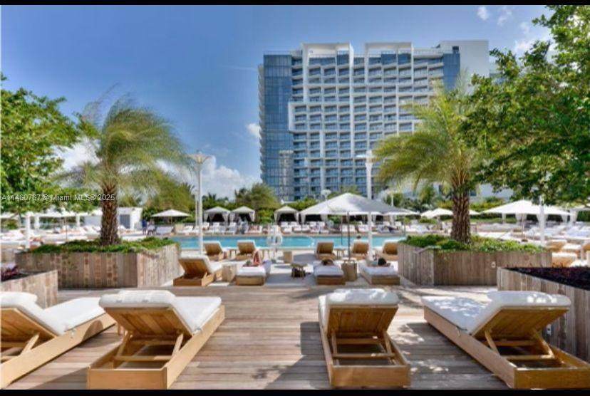 2301 Collins Ave - Photo 1