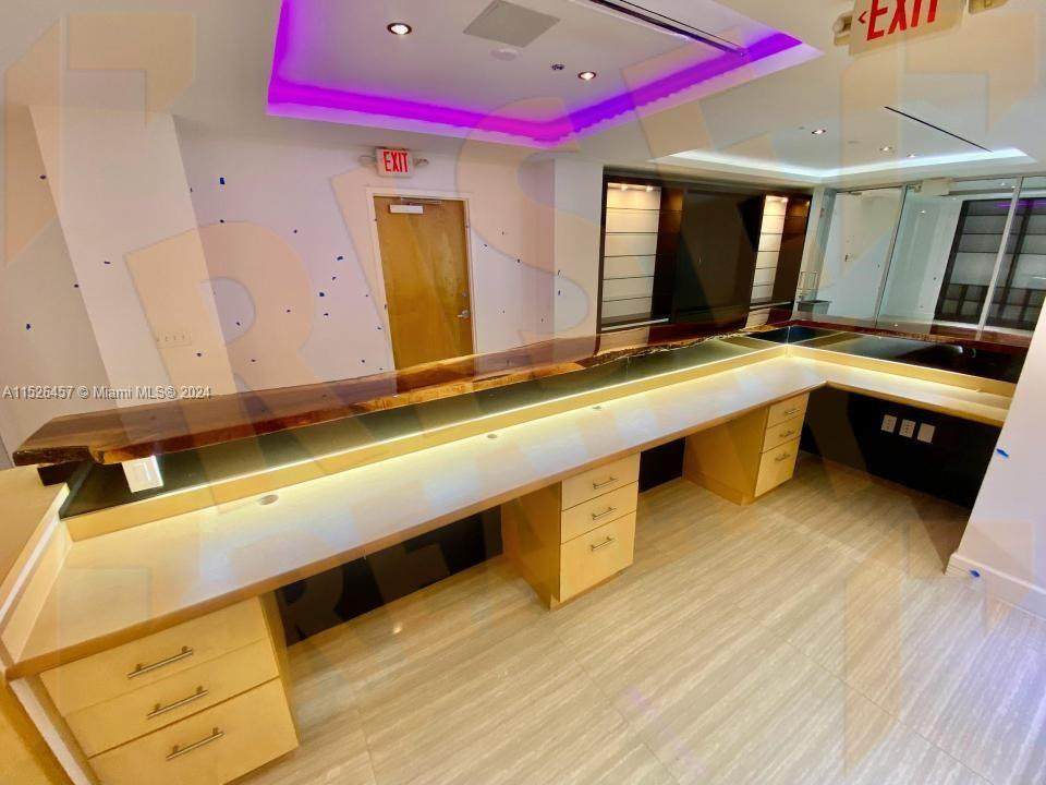 https://bt-photos.global.ssl.fastly.net/miami/orig_boomver_2_A11526457-2.jpg