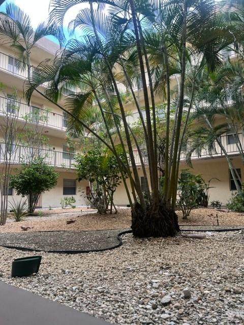 2871 Somerset Dr - Photo 1