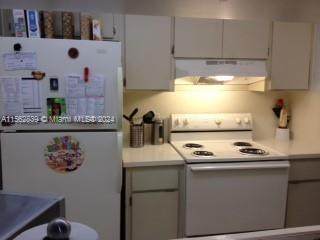 8160 Geneva Ct - Photo 1