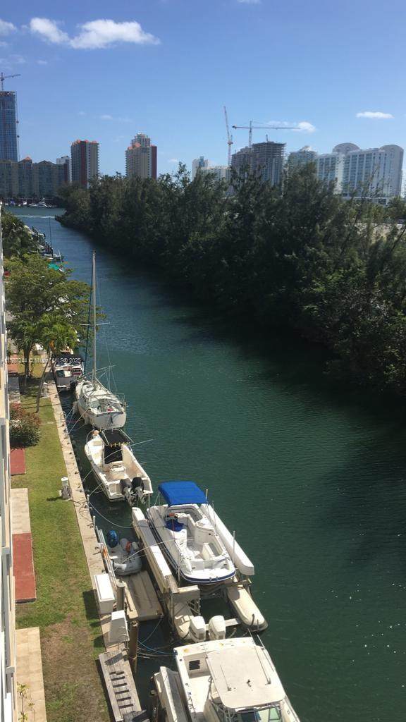 https://bt-photos.global.ssl.fastly.net/miami/orig_boomver_2_A11587244-2.jpg