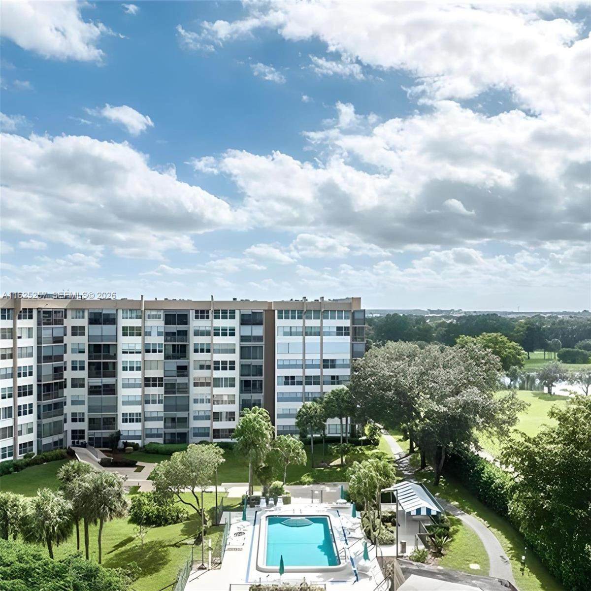 1000 Saint Charles Pl - Photo 1