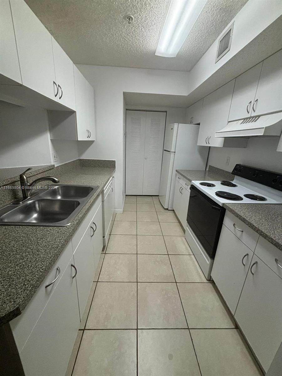440 Park Rd - Photo 1