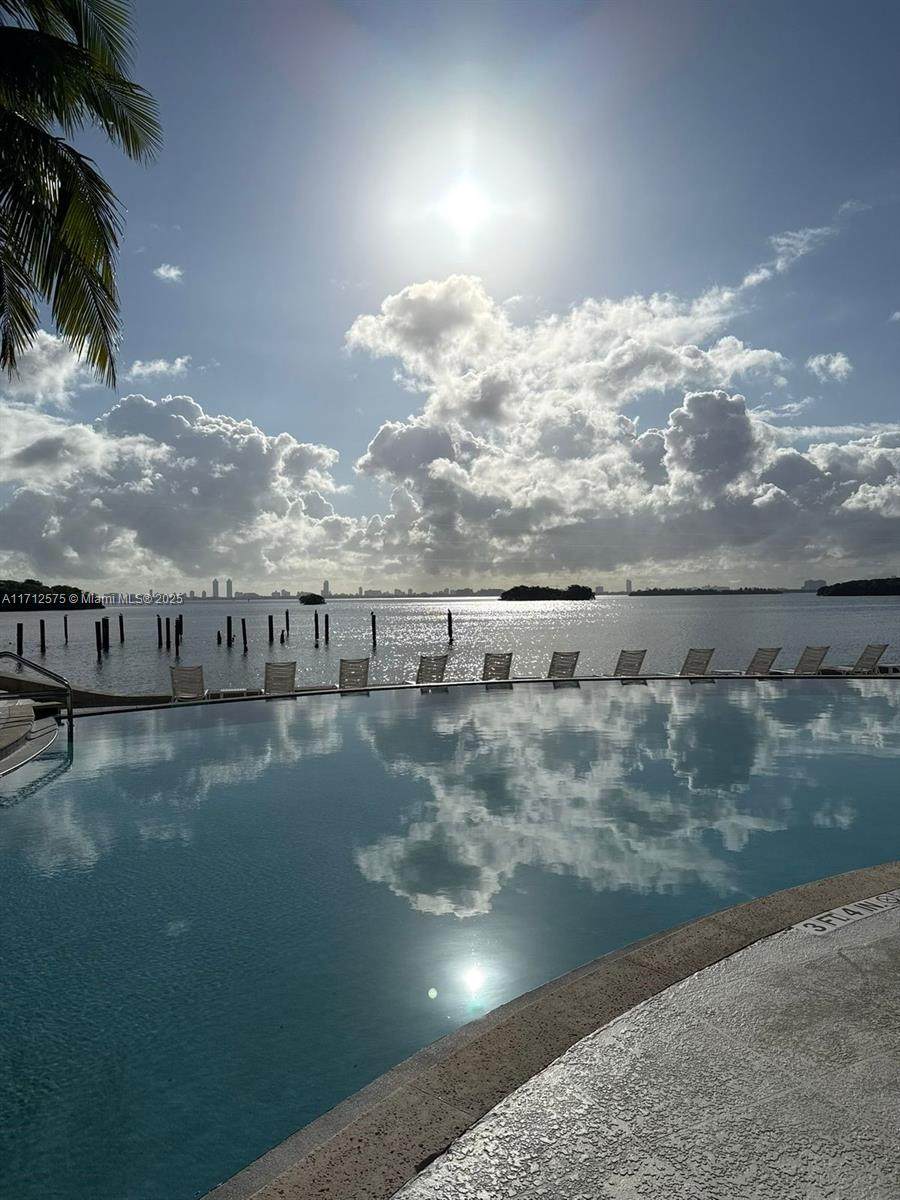 https://bt-photos.global.ssl.fastly.net/miami/orig_boomver_2_A11712575-2.jpg