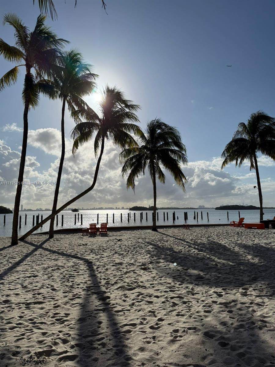 https://bt-photos.global.ssl.fastly.net/miami/orig_boomver_2_A11712575-2.jpg