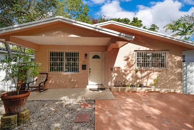 133 48th St - Photo 1