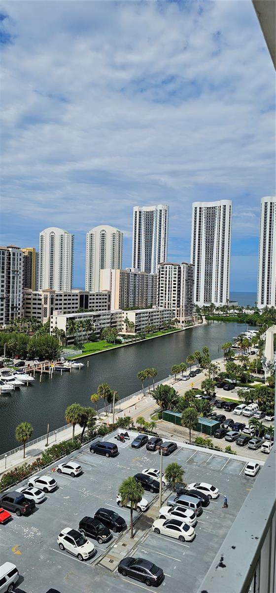 https://bt-photos.global.ssl.fastly.net/miami/orig_boomver_2_A11728372-2.jpg