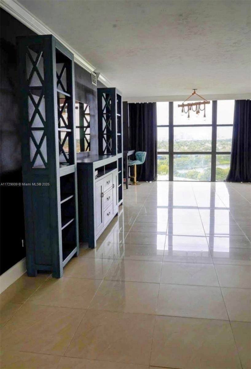 1000 Parkview Dr - Photo 1