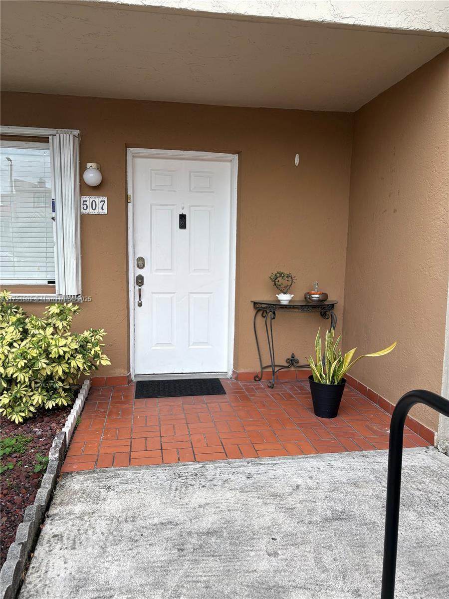 https://bt-photos.global.ssl.fastly.net/miami/1280_boomver_2_A11731882-2.jpg