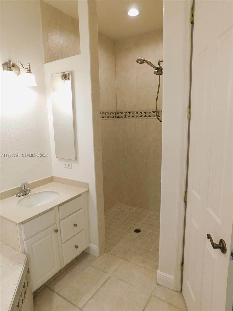 https://bt-photos.global.ssl.fastly.net/miami/1280_boomver_2_A11732751-2.jpg