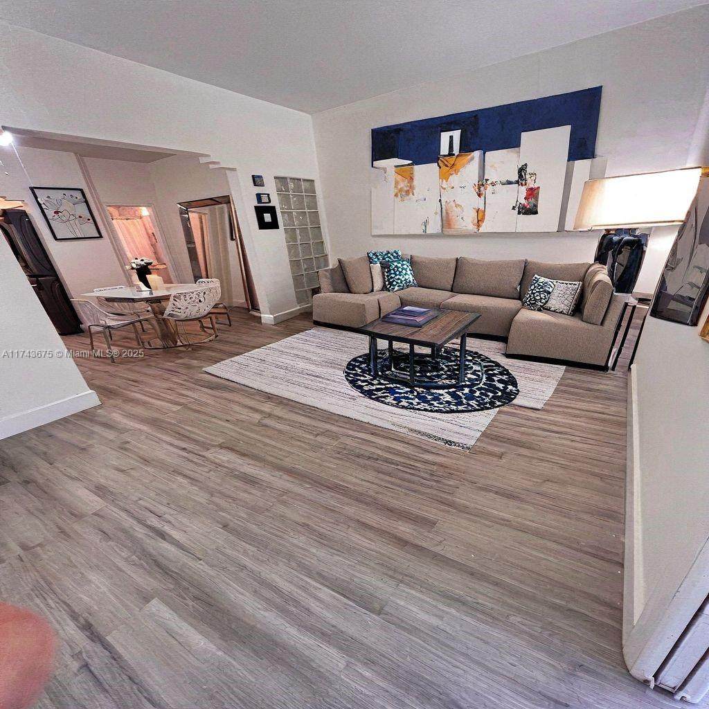 730 12th St - Photo 1
