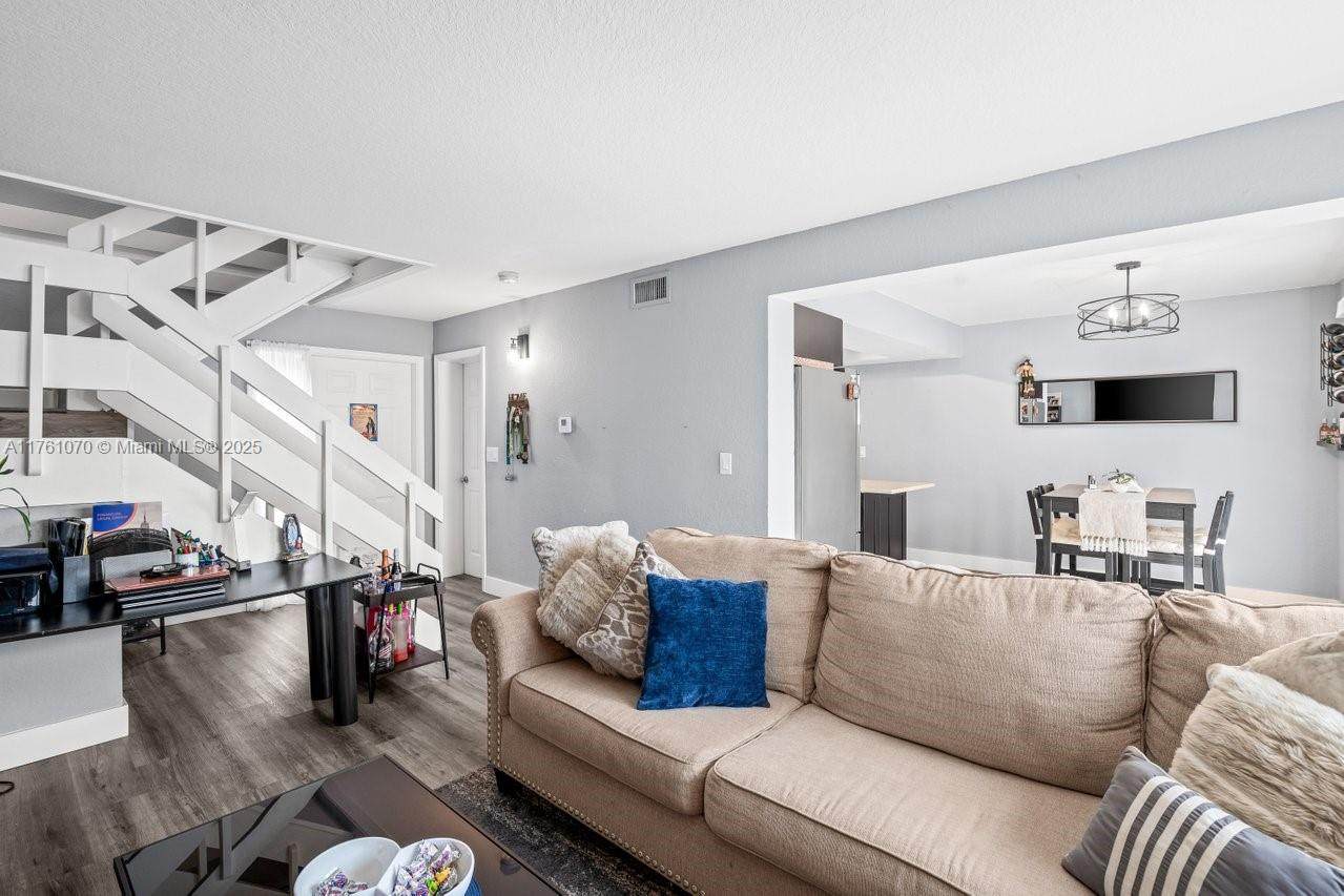 510 1st St - Photo 1
