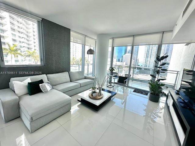 https://bt-photos.global.ssl.fastly.net/miami/orig_boomver_2_A11764611-2.jpg