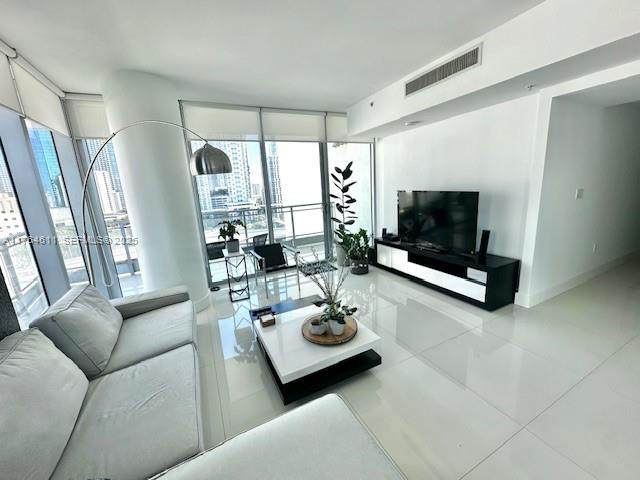 https://bt-photos.global.ssl.fastly.net/miami/orig_boomver_2_A11764611-2.jpg