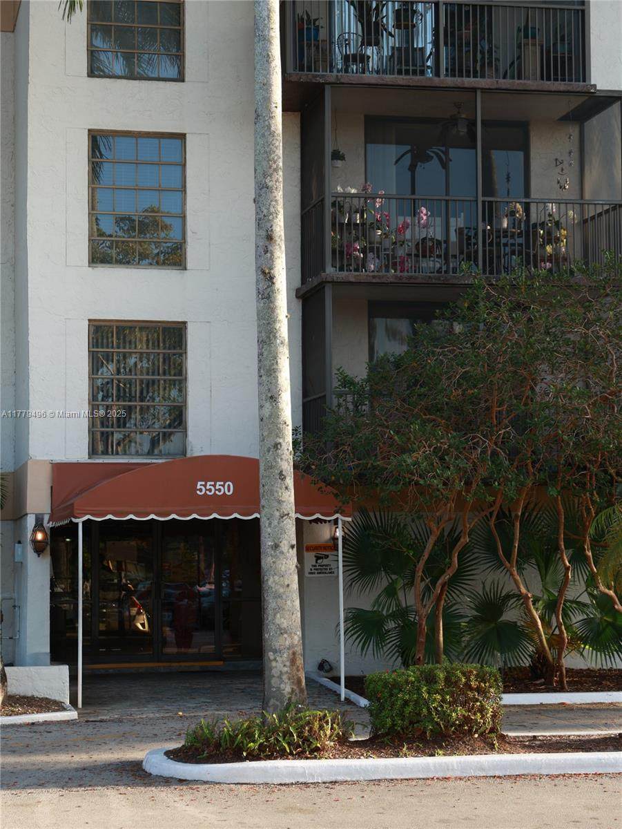 5550 44th St - Photo 1