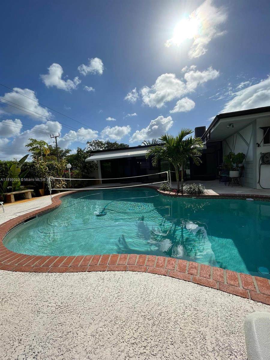 https://bt-photos.global.ssl.fastly.net/miami/orig_boomver_3_A11798033-2.jpg