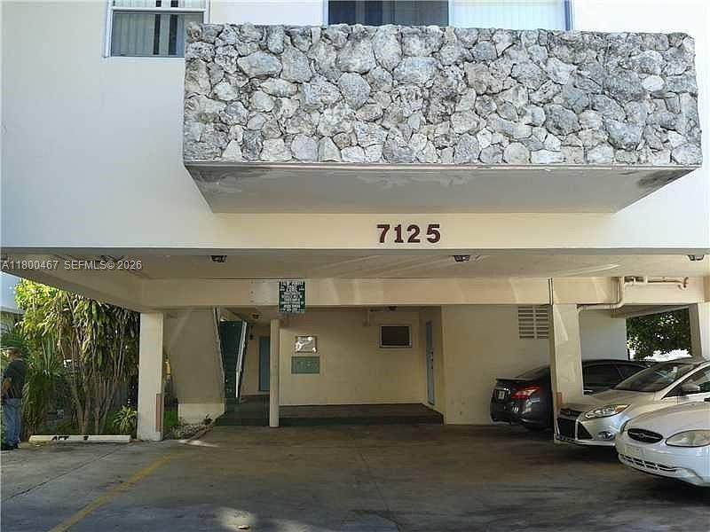 7125 Dickens Ave - Photo 1