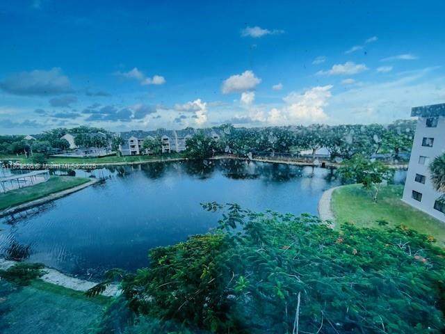 8020 Hampton Blvd - Photo 1