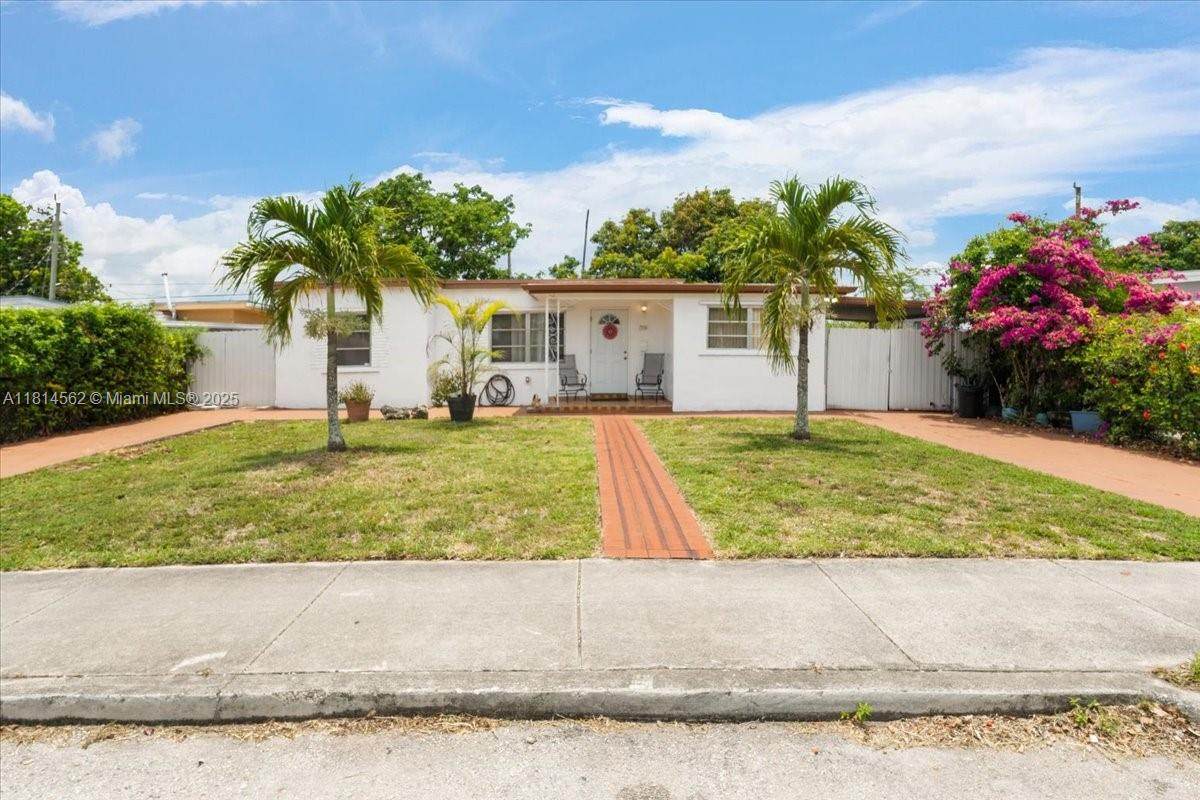 334 36th Ter - Photo 1