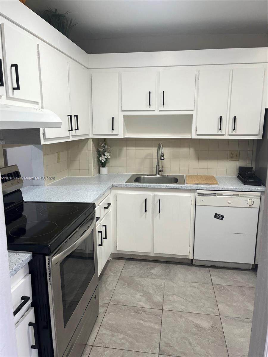 200 Ashbury Rd - Photo 1