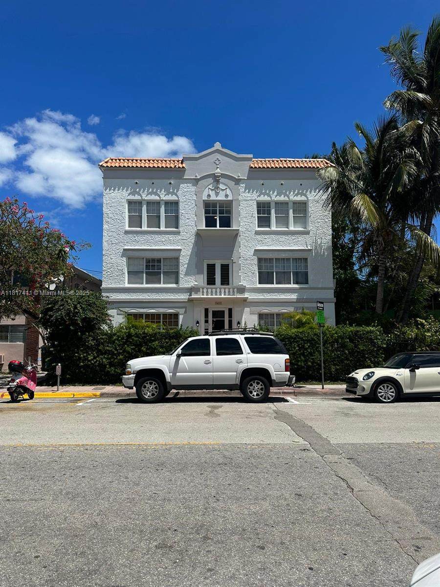 1611 Michigan Ave - Photo 1