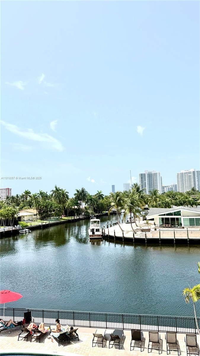 301 Golden Isles Dr - Photo 1