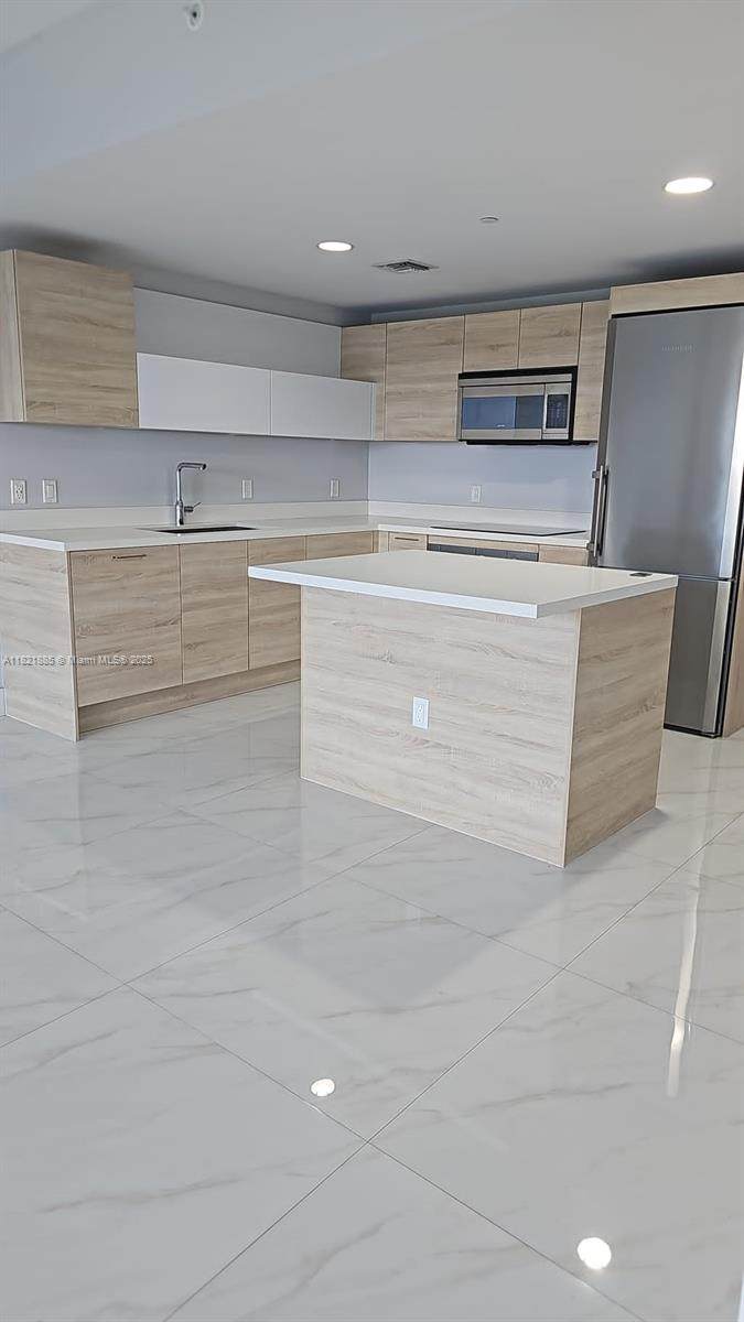 16385 Biscayne Blvd - Photo 1