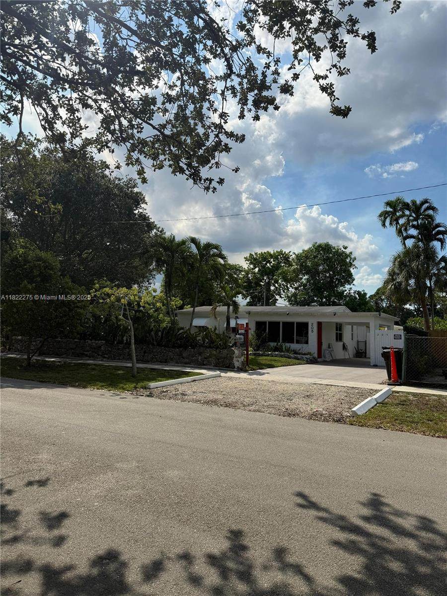 205 21st Way - Photo 1