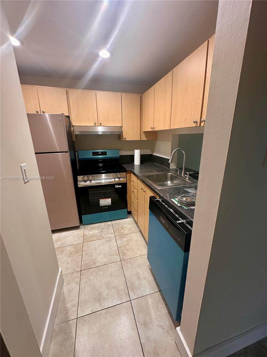 2935 163rd St - Photo 1
