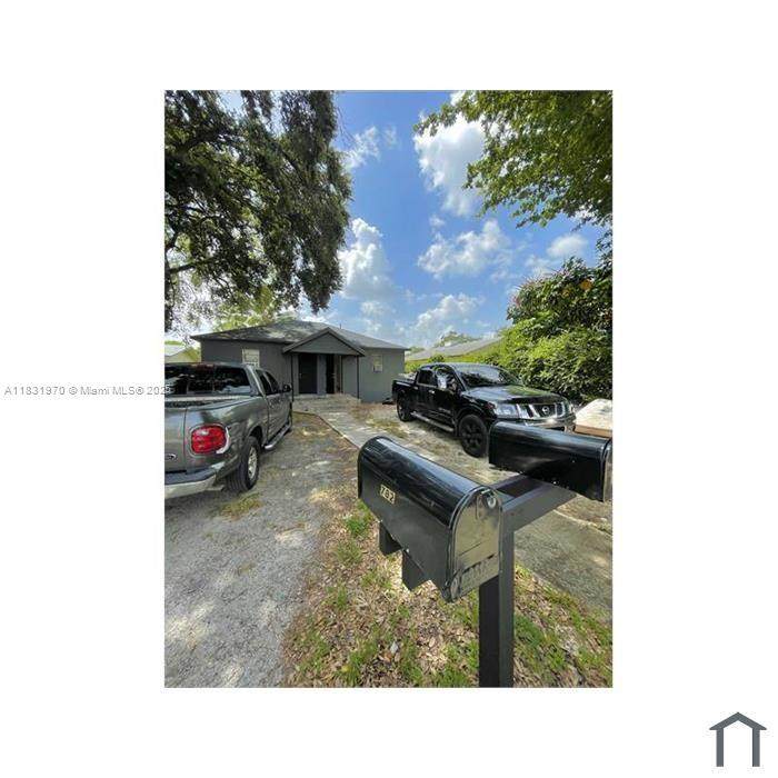 784 100th St - Photo 1