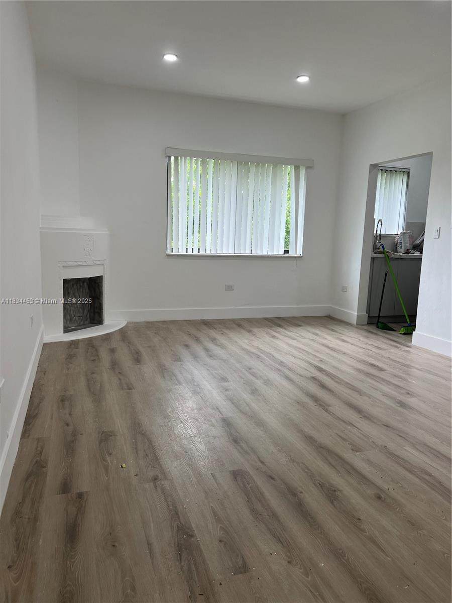 1895 22nd St - Photo 1