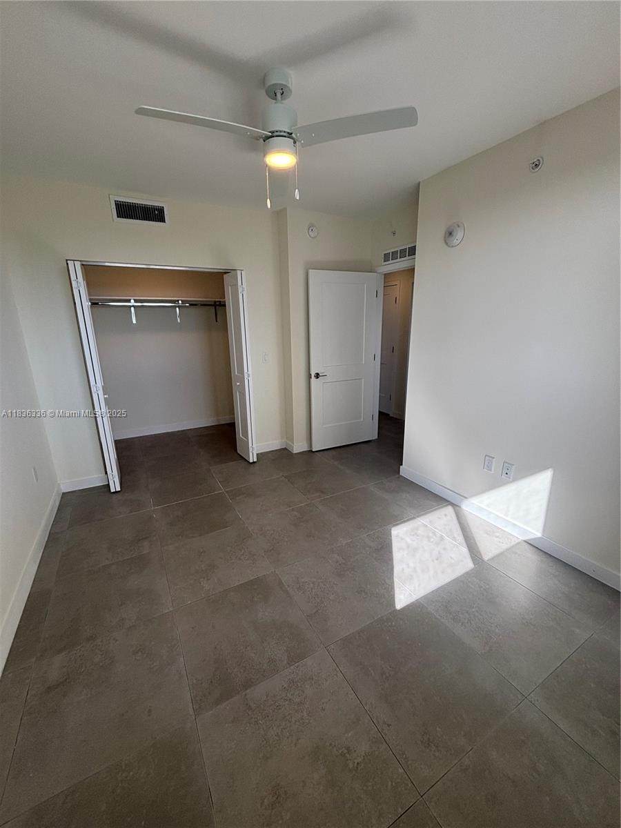 16395 Biscayne Blvd - Photo 1