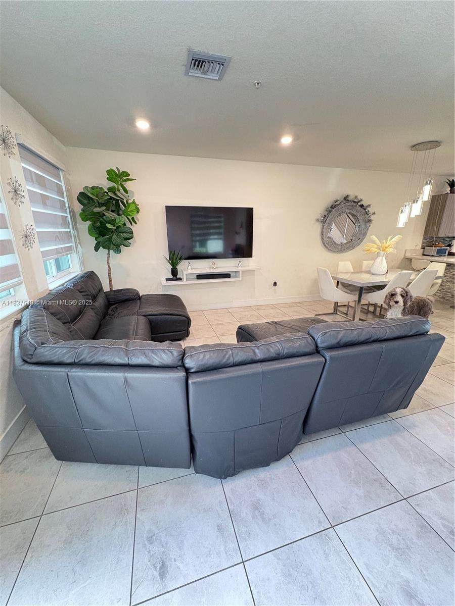 https://bt-photos.global.ssl.fastly.net/miami/orig_boomver_2_A11837518-2.jpg