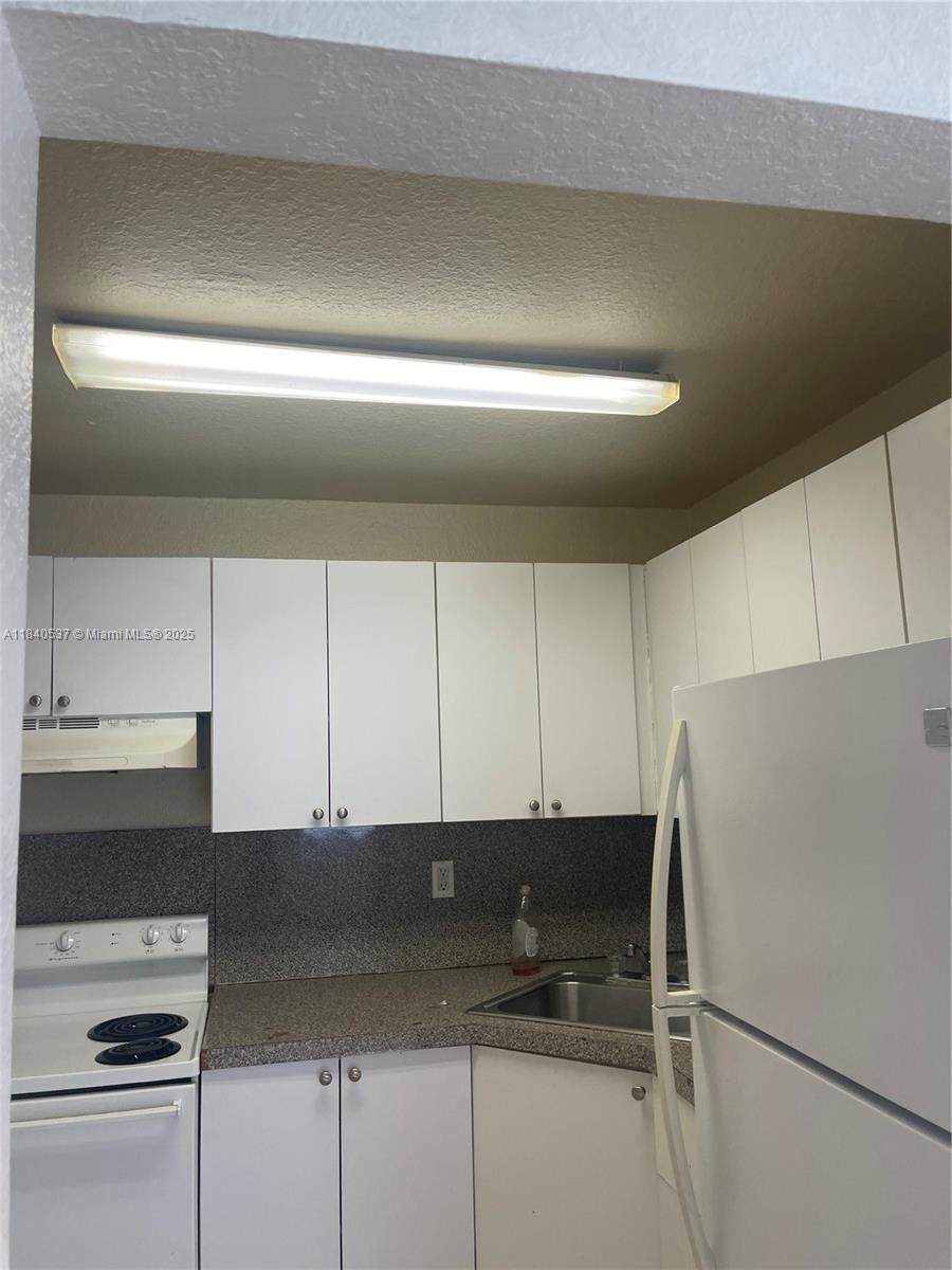 17255 95th Ave - Photo 1