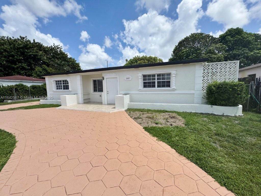 1561 132nd St - Photo 1