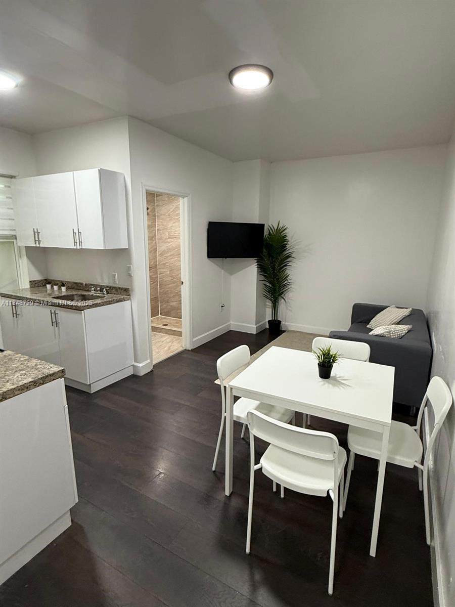 337 10th Ave - Photo 1