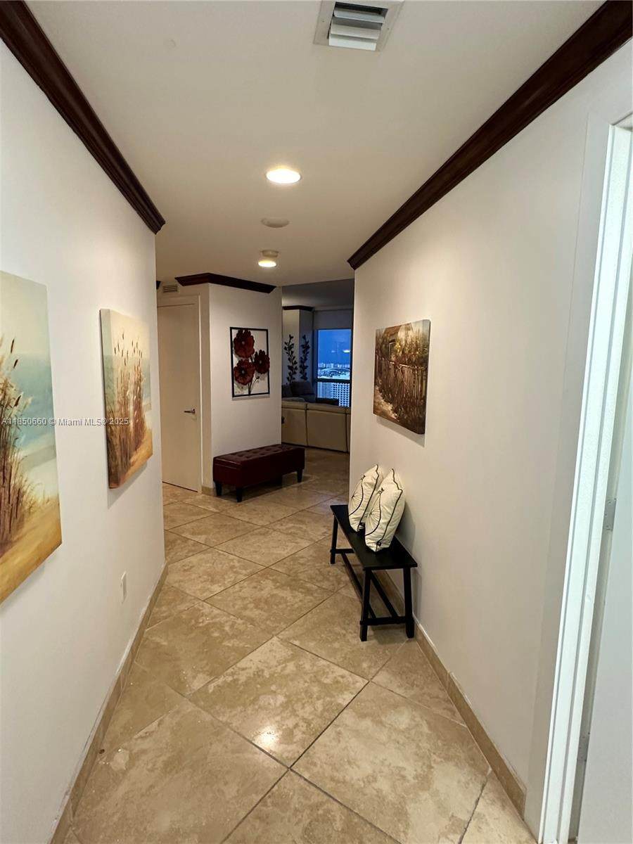 1060 Brickell Av - Photo 1