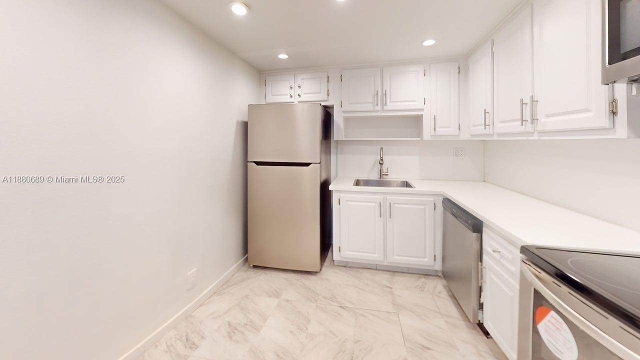 500 Three Islands Blvd - Photo 1