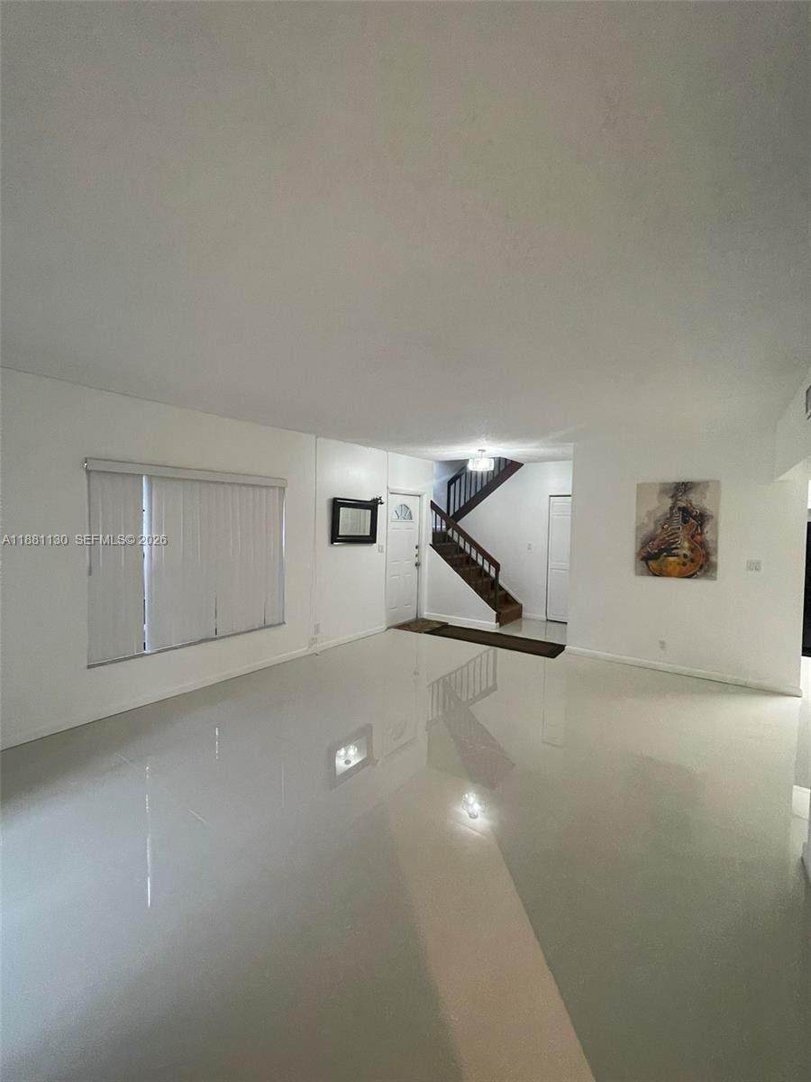 2718 University Dr - Photo 1